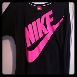 Nike long sleeve scoop neck shirt